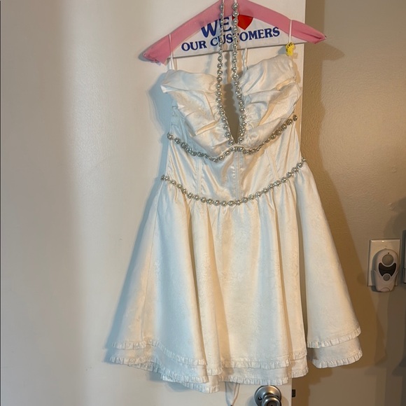 V. Chapman Cream Strapless Babydoll Mini Dress